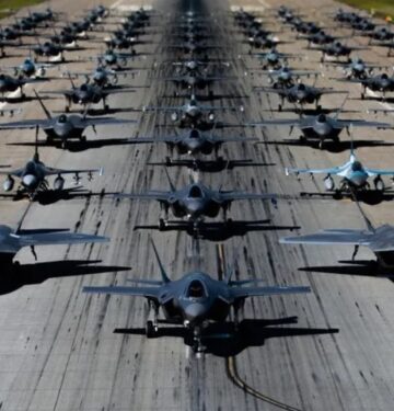 Elephant Walk 75 pesawat