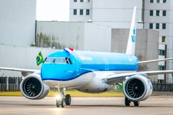 KLM Cityhopper E195-E2_