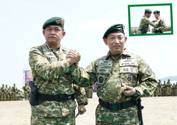 Kapolri mendapat Brevet Kehormatan Cakra dari Pangkostrad