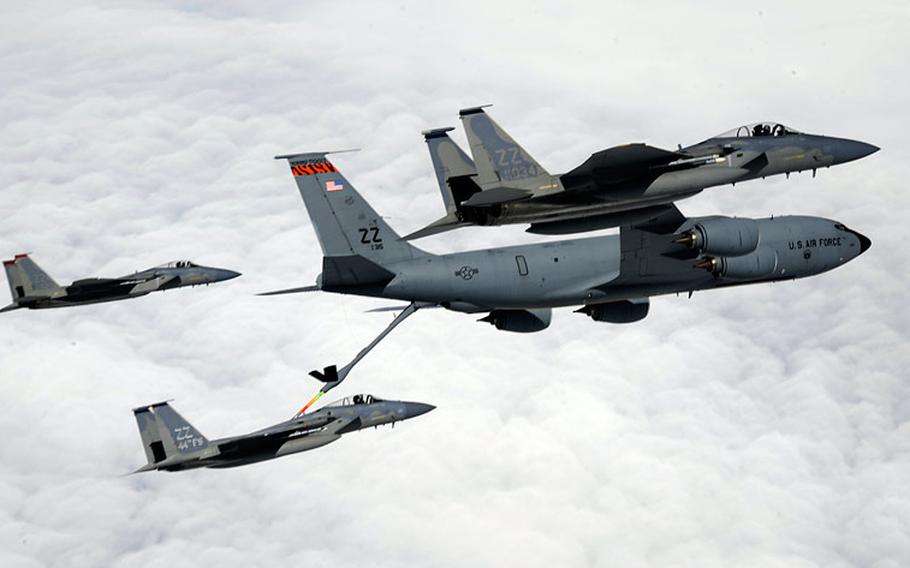 KC-135 dan F-15C dari Kadena Air Base