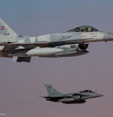 F-16E Block 60 Desert Falcon terbang bersama Rafale - AAE - Airspace Review