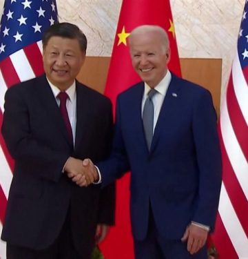 Joe Biden dan Xi Jinping bertemu sebelum pembukaan KTT G20 di Bali