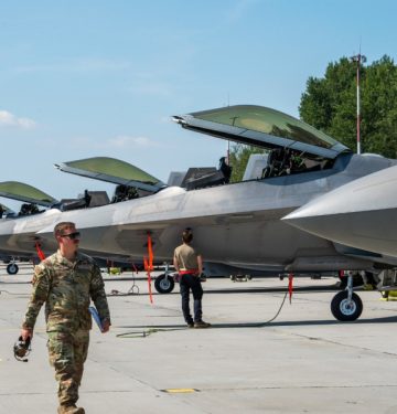 F-22 Raptor di Polandia dalam penugasan NATO