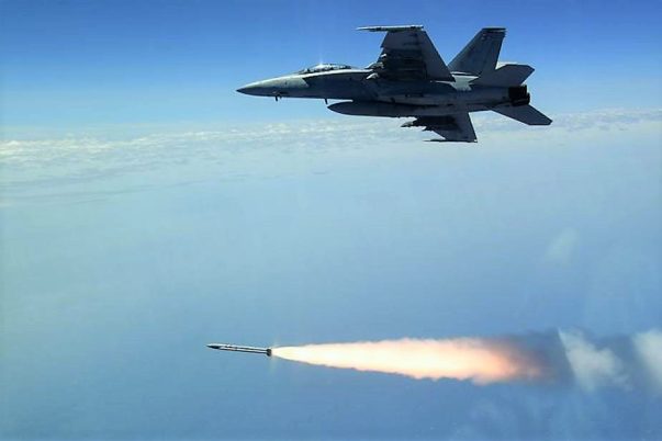 FA-18 Super Hornet tembakkan rudal AGM-88G AARGM-ER