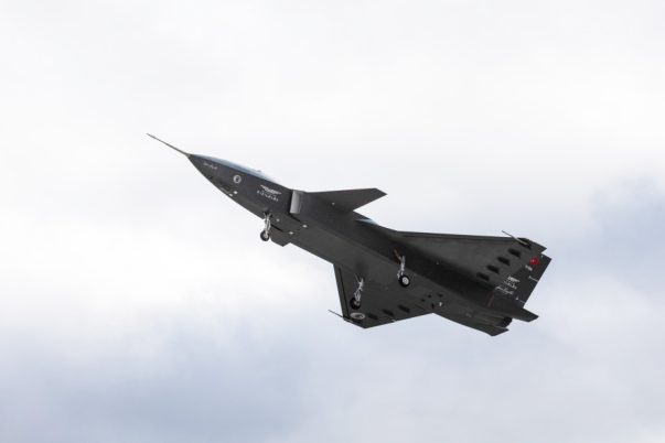 Kizilelm terbang perdana