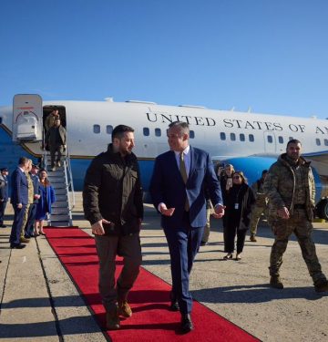 Zelensky tiba di Washington menggunakan pesawat AS