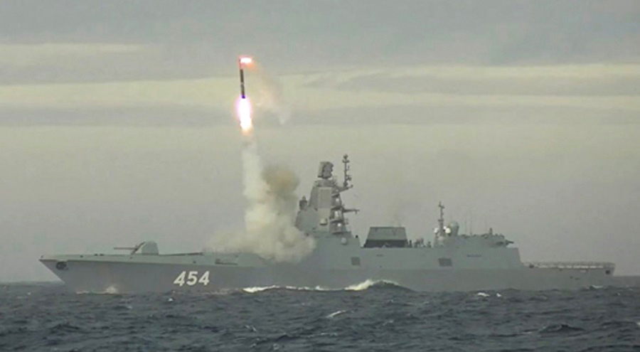 Admiral Gorshkov meluncurkan rudal Tsirkon