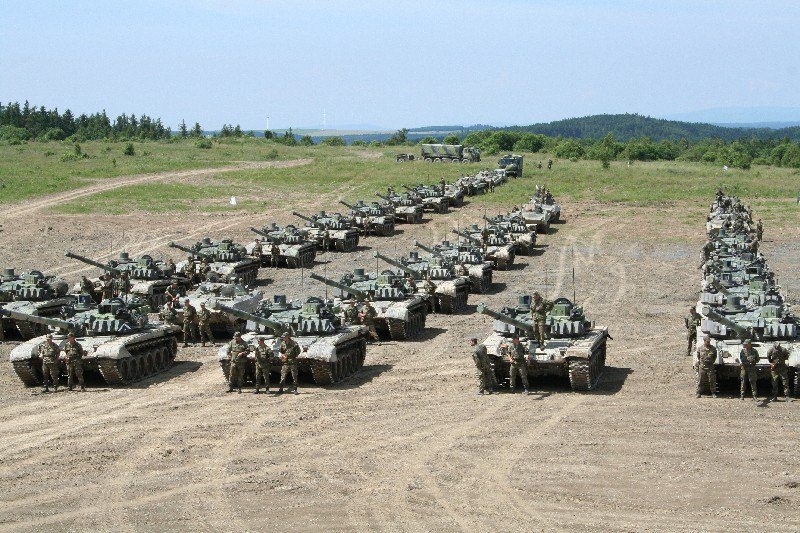 Tank T-72B Maroko
