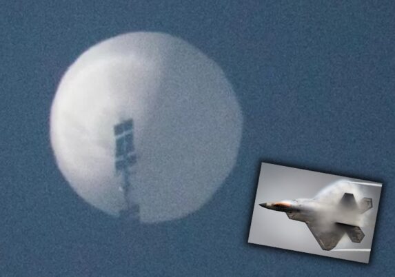 Balon mata-mata China dan F-22