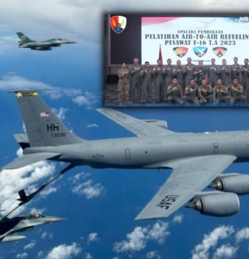 F-16 TNI AU melakukan air-to-air refueling dengan tanker KC-135 Stratotanker_ Airspace Review_