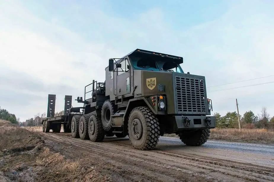 Truk M1070 HET