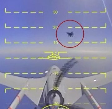 Drone Bayraktar diganggu oleh Su-27