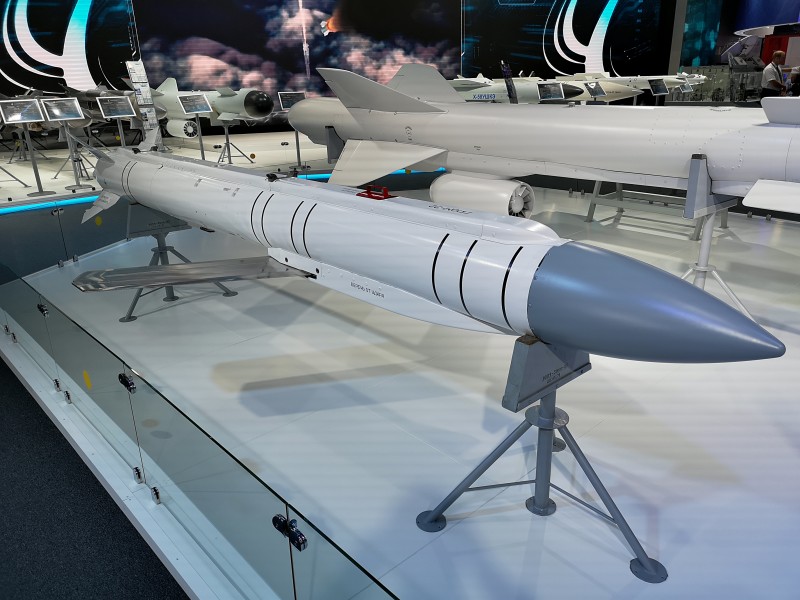 Grom-E1 missile