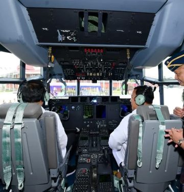 Jokowi dan Prabowo di Kokpit C-130J-30 Super Hercules