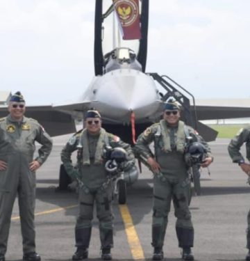 Wamenhan dan Kasal terbang back seat di F-16_