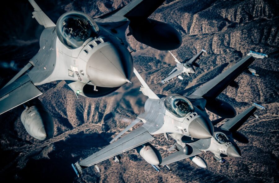 F-16 uji IVEWS