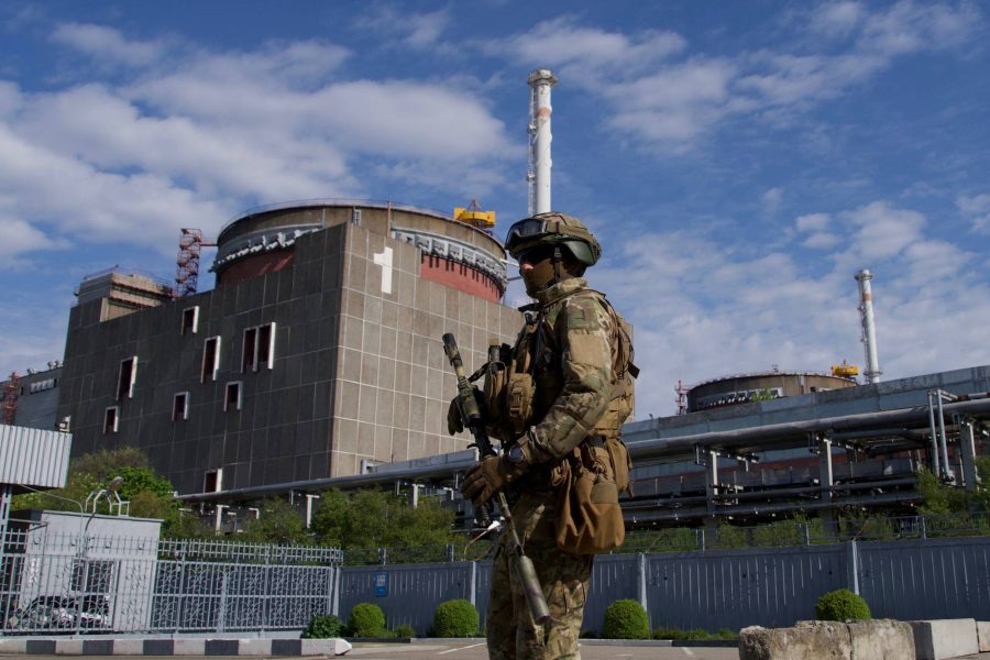Pasukan Rusia menjaga Reaktor Nuklir di Zaporizhzhia