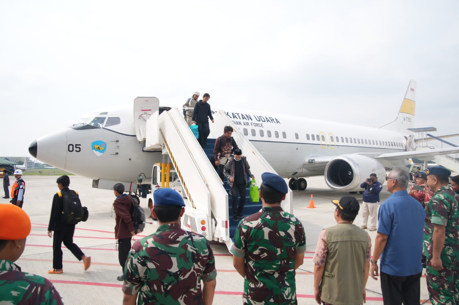 Boeing 737 A-7305 tiba di Lanud Halim Perdanakusuma usai melaksanakan evakuasi WNI dari Sudan