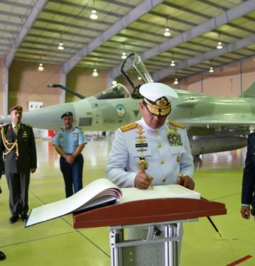 Panglima TNI melihar Mirage 2000-9 UEA