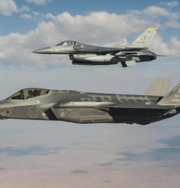 F-35 dan F-16_
