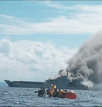 KRI Teluk Hading-538 terbakar_