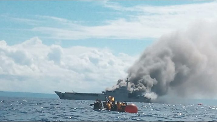 KRI Teluk Hading-538 terbakar_
