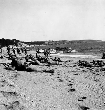 Latihan Pendaratn Pasukan Sekutu di Slapton Sands Inggris