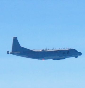 PLAAF Y-9DZ difoto oleh jet tempur JASDF