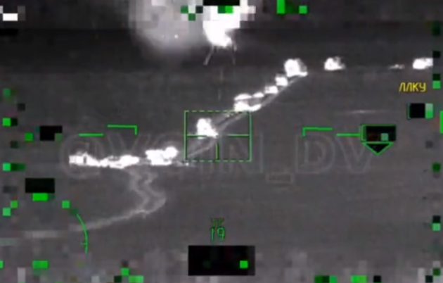 Penembakan Bradley menggunakan rudal Vikhr dari Ka-52