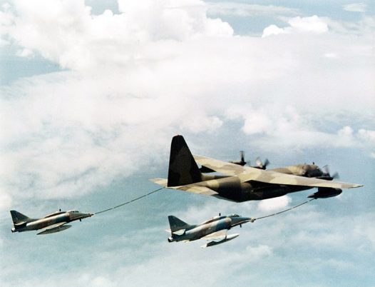 Air Refueling A-4 Skyhawk dari KC-130B TNI AU