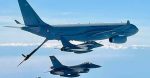 Latihan pengisian bahan bakar di udara A330 MRTT dan F-16
