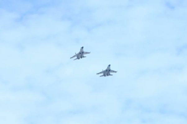 Danlanud Sultan Hasanuddin terbang dengan pesawat Sukhoi