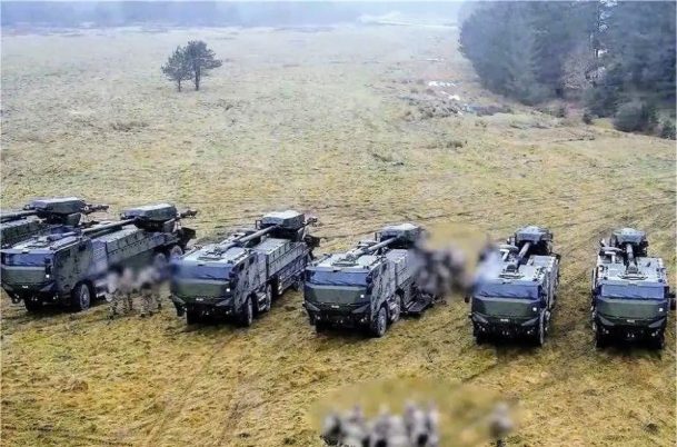 Tentara Ukraina berlatih CAESAR 8X8 SPH di Denmark