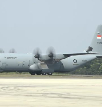 Kedatangan pesawat C-130J-30 A-1343 disambut oleh Pangkoopsudnas_