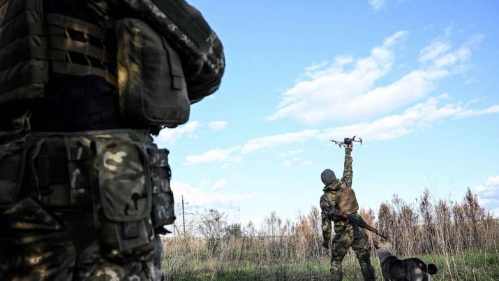 Pasukan Ukraina melepaskan drone di Bakhmut