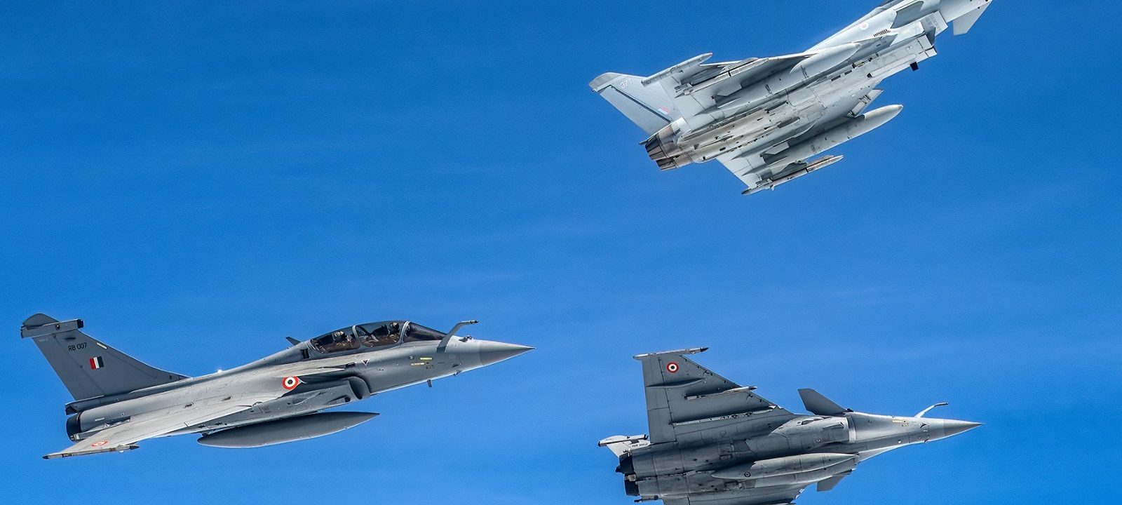 Rafale dan Typhoon_