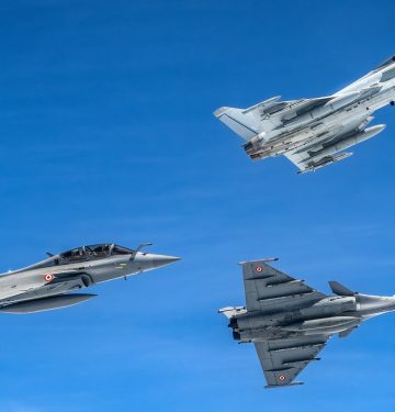 Rafale dan Typhoon_