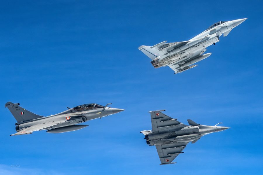 Rafale dan Typhoon_
