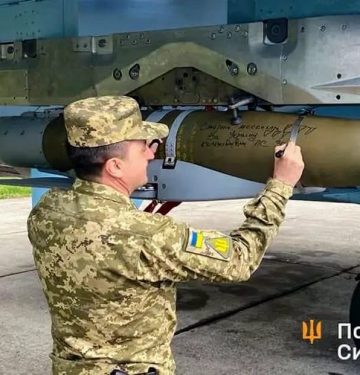 Su-27 Ukraina dilengkapi bom JDAM-ER