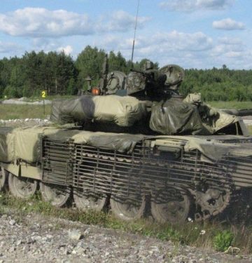 Tank Rusia dilapisi dengan bahan kemuflase Cape dari Kalashnikov