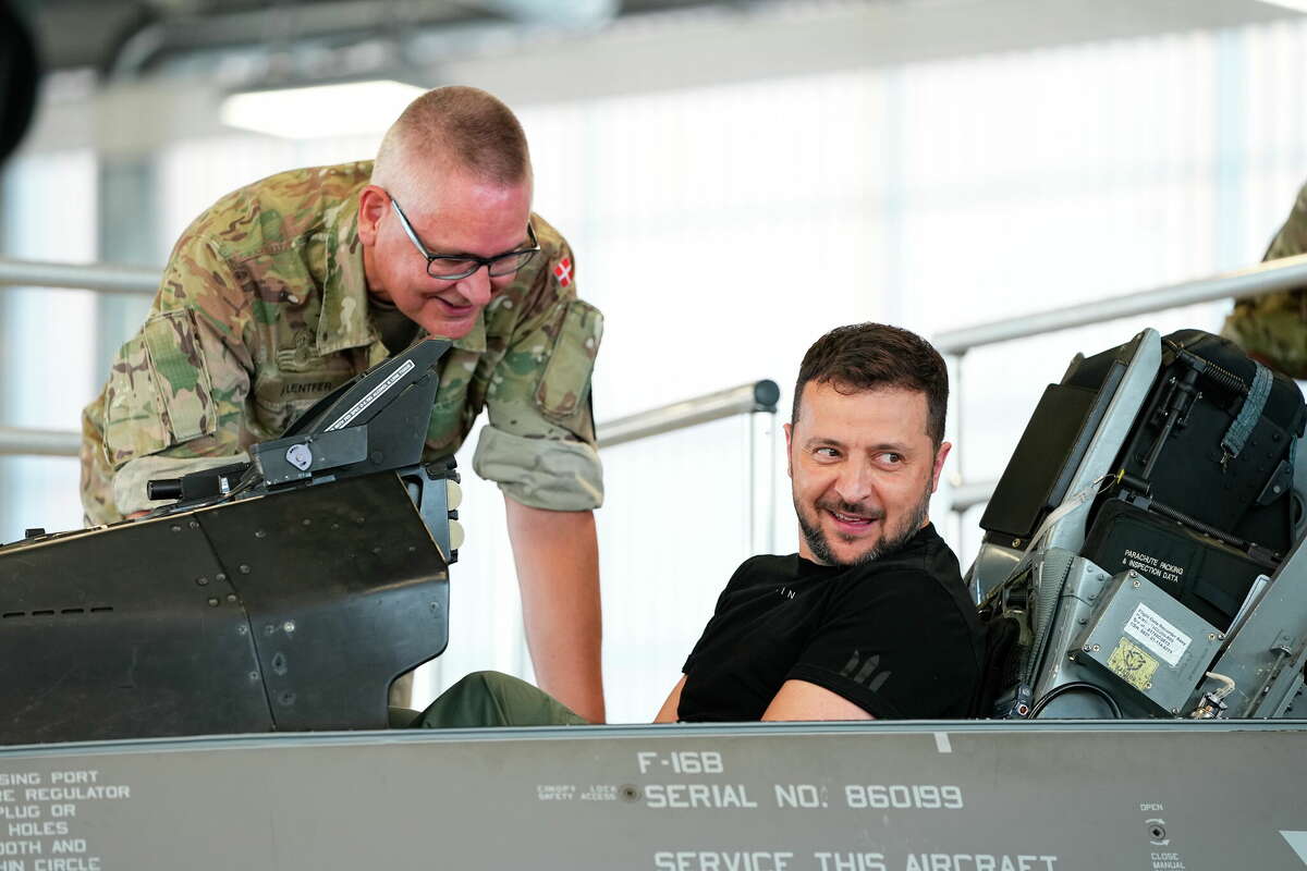 Zelensky on F-16
