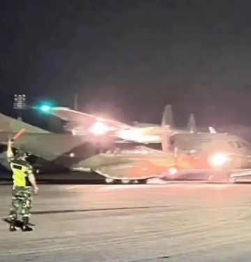 CN235 Skadron Udara 27 melaksanakan latihan terbang malam