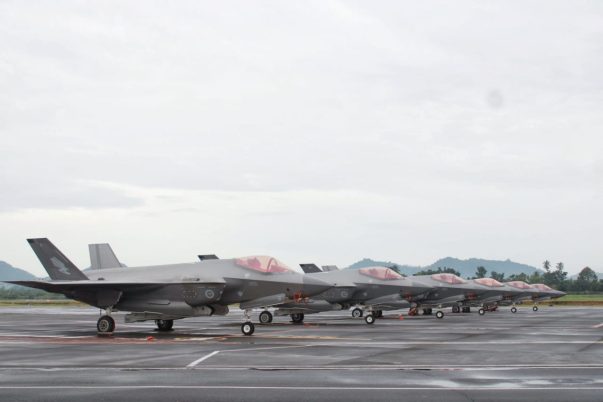Enam-F-35-RAAF-di-Lanud-Sam-Ratulangi-Manado-untuk-melaksanakan-latma-Elang-Ausindo-2023