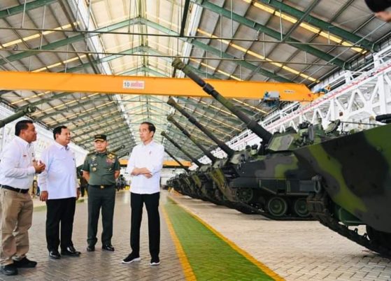 Jokowi kunjungi Pindad