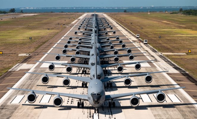 KC-135 Stratotanker elephant walk