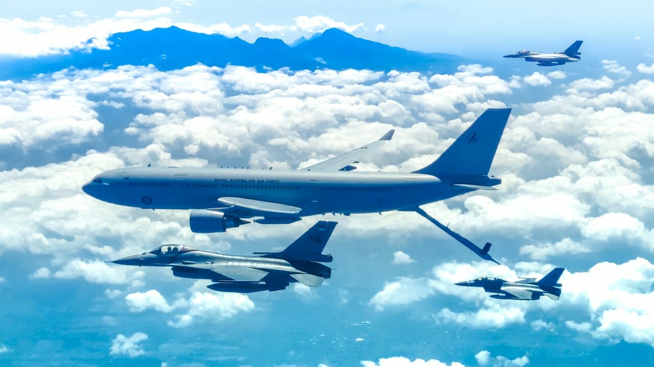 Latihan pengisian bahan bakar pesawat TNI AU dan A330 RAAF