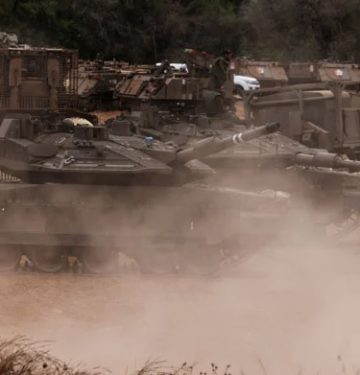 Tank-tank Israel dikerahkan untuk pertempuran di Jalur Gaza
