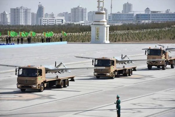 Turkmenistan pamerkan drone Bayraktar TB2