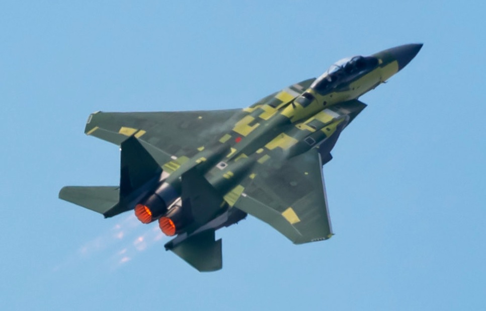 F-15EX pertama terbang perdana