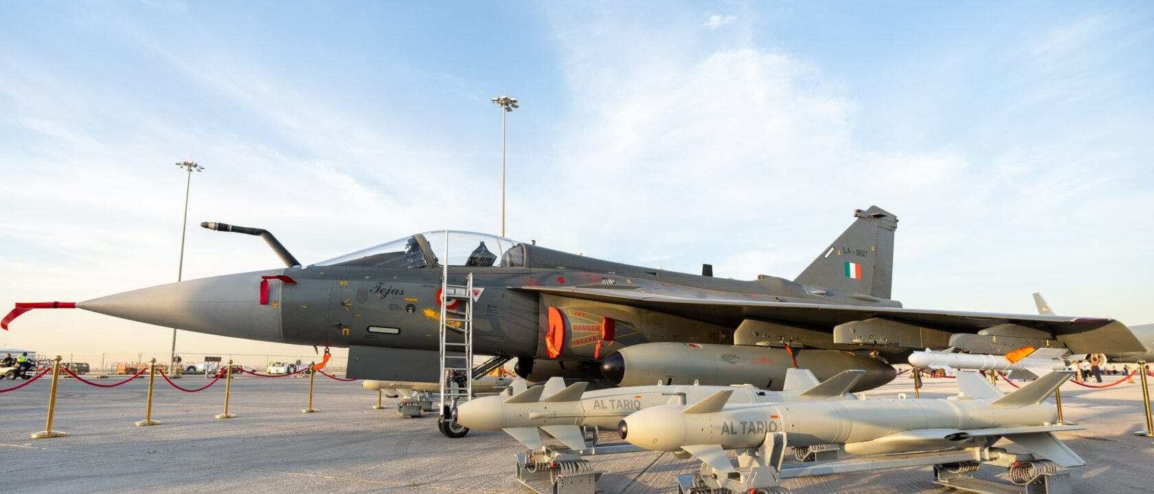 HAL Tejas dan rudal AL TARIQ